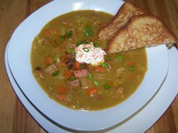 Slow Cooker Split Pea and Ham Soup