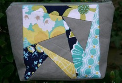 Paper Pieced Cosmetic Bag Tutorial