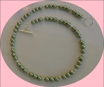 Easy Green Glass Bead Necklace