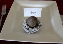 Nesting Egg Place Card Holder