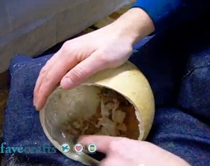 How to Clean the Inside of a Gourd