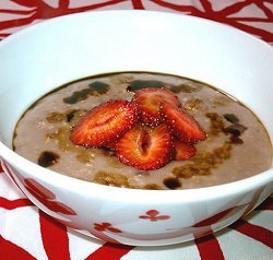 Tangy Strawberry Balsamic Oatmeal