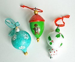 Martha Stewart Crafts Painted Ornaments