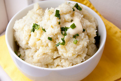 Garlicky Mashed Cauliflower "Potatoes"