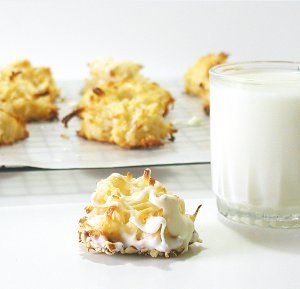 White Chocolate Coconut Macaroons