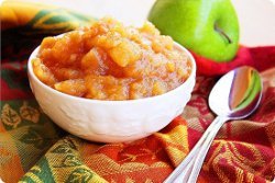 Homemade Cinnamon Applesauce