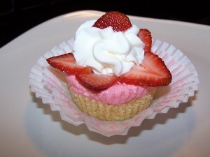 No Bake Mini Strawberry Cheesecakes