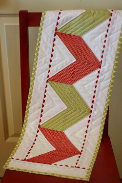 Zigzag Ricrac Table Runner