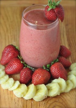 Copycat McDonald's Strawberry Banana Smoothie