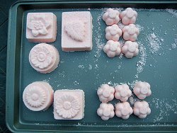 Molded Holiday Bath Bombs