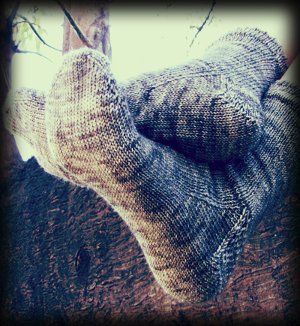 How to knit socks toe-up - a tutorial for beginners [+free pattern]