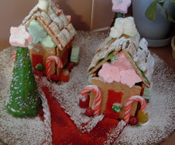 Graham Cracker Gingerbread Houses