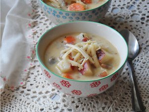 Rustic Garlic Potato Soup