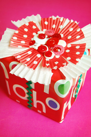 Cupcake Liner Gift Bow