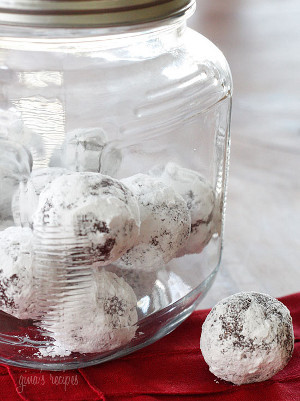 No-Bake Fudgy Snow Balls