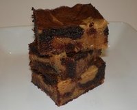 Raspberry Peanut Butter Buckeye Bars | RecipeLion.com