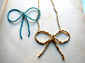 Shimmering Bow Necklace