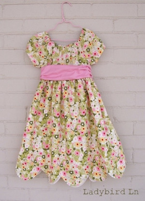 Pretty Spring Dress | AllFreeHolidayCrafts.com