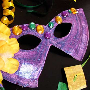 Masked Mardi Gras Paper Plate Craft