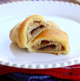 No Brainer Cinnamon Crescent Rolls