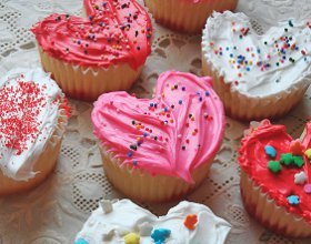 "Be Mine" Heart Cupcakes