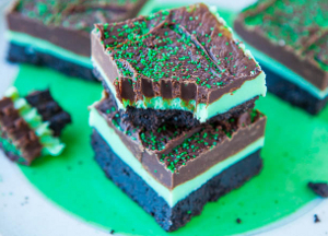 Mint and Chocolate Fudge Oreo Bars