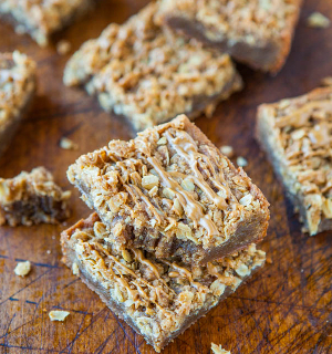 Cookie Butter Brown Sugar Streusel Bars