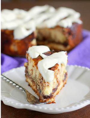 Cinnamon Roll Cheesecake