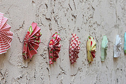 Fan-ciful Fabric Garland