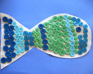 Simple Button Fish Craft For Kids - I Heart Crafty Things