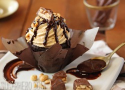 Snickers Cupcakes