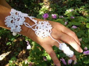 Lucky White Wedding Glove