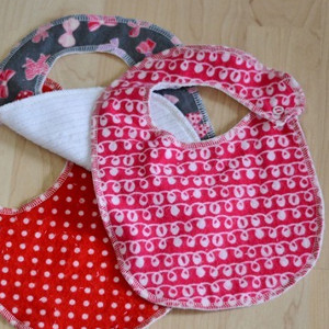 Simple Patterned Bibs