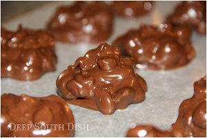 Slow Cooker Candy Peanut Clusters