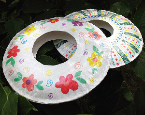 Flying Paper Plate Frisbee