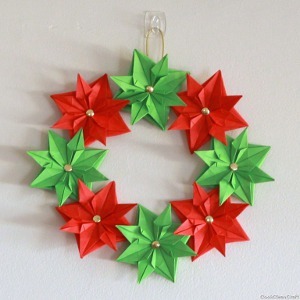 Red and Green Paper Star Wreath