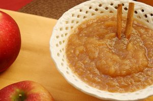 Simple Slow Cooker Applesauce