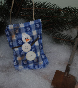 Button Snowman Mini Pillow