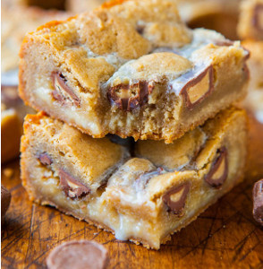 Peanut Butter Cup Cookie Dough Crumble Bars