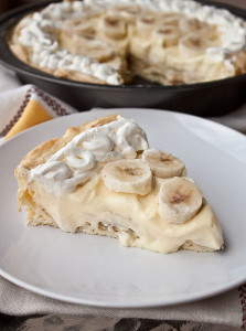 Heavenly Banana Cream Eclair Pie
