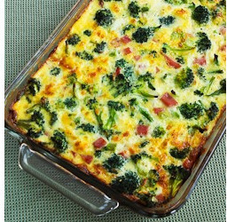 Broccoli, Ham, and Mozzarella Egg Bake