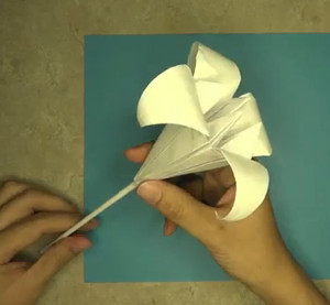 Classic Origami Iris Lily