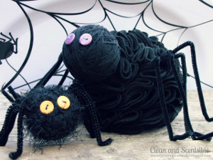 Boo-tiful Ruffled Spiders