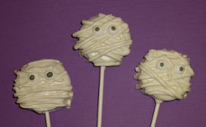 Yummy Mummy Oreo Pops