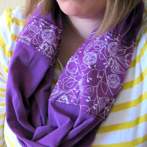 T-Shirt Infinity Scarf