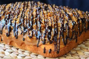 5-Ingredient Samoas Poke Cake