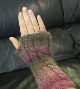 Rainforest Mist Cabled Gauntlets