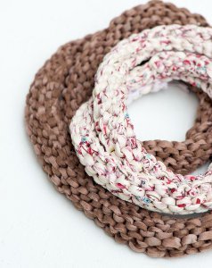 Easy Knit Necklace