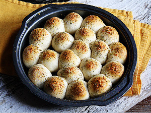 Easy Meatball Bubble Biscuits