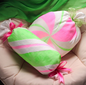Sweet Holiday Candy Pillows